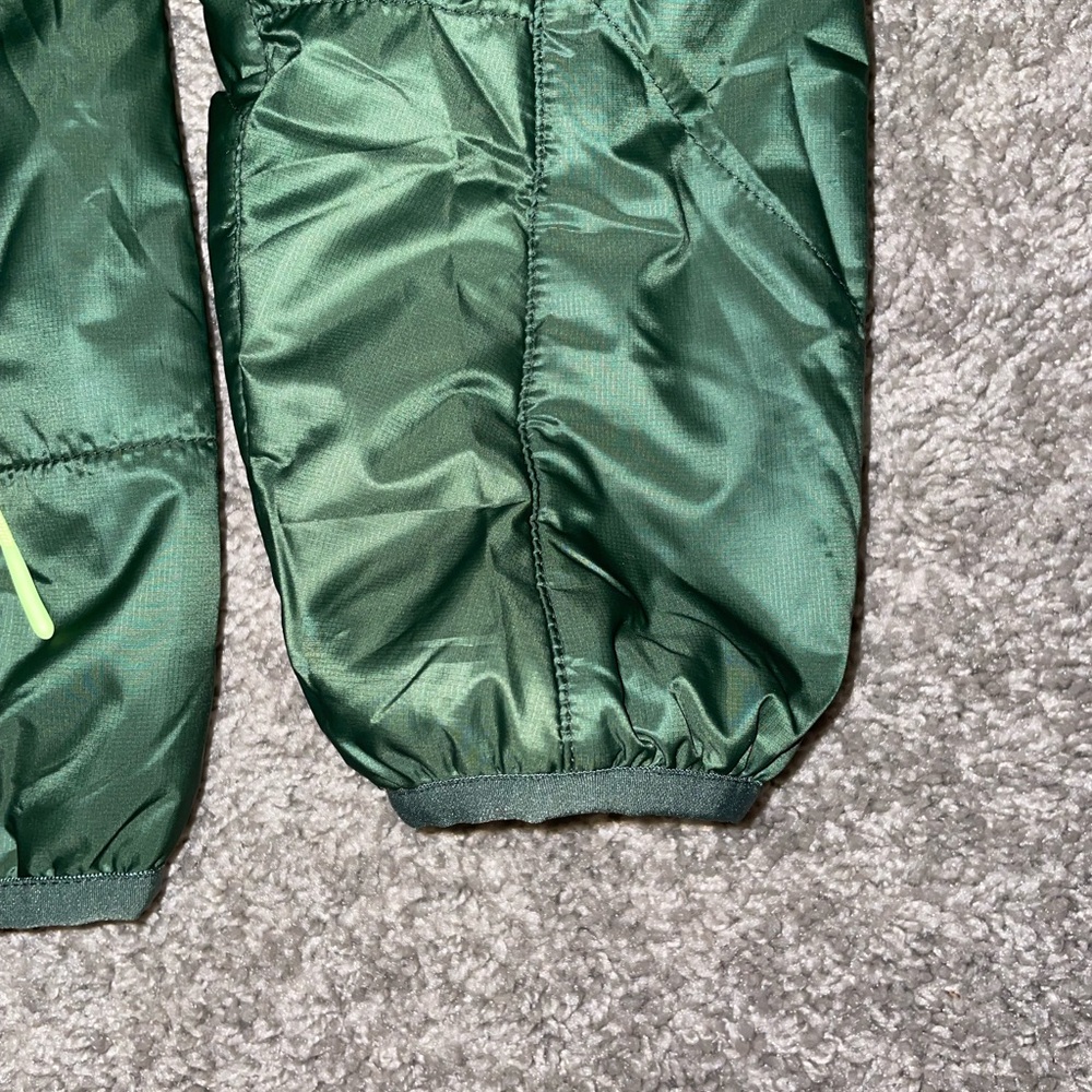 🚫SOLD🚫 NWT RHONE Tundra Quilted Hooded Jacket - Picture 6 of 7
